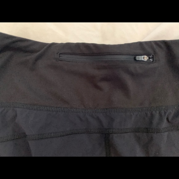 Athleta Acceleration running Shorts - Picture 6 of 9